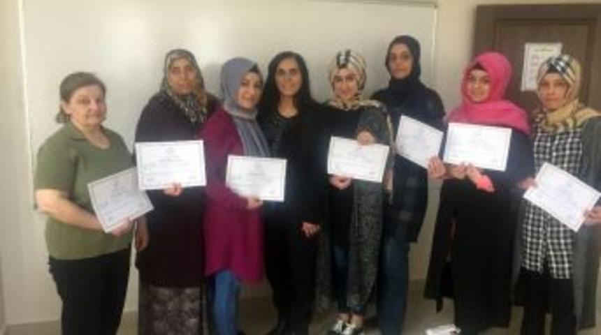 Pursaklarlı Kadınlar İngilizce Sertifikası Aldı