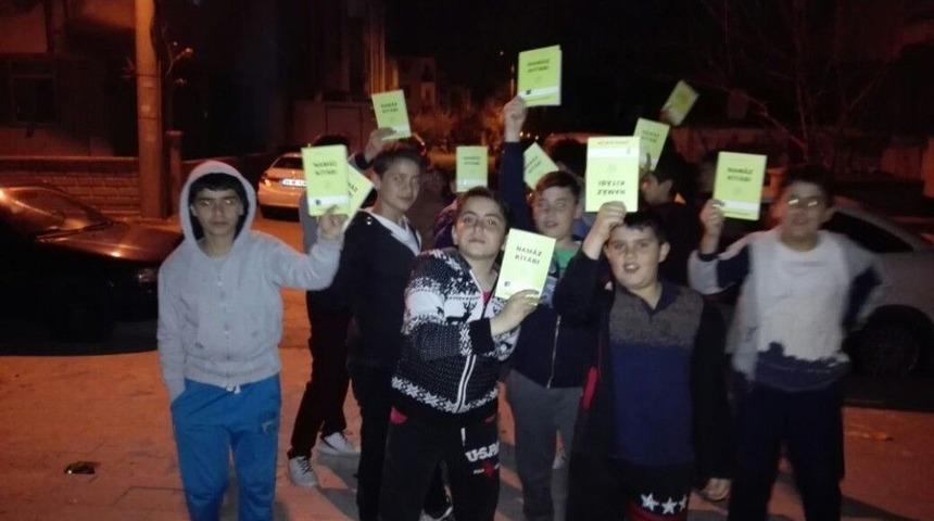 Vefa Eğitim K&uuml;lt&uuml;r Ve Sosyal Hizmetler Derneği Mira&ccedil; Kandili&rsquo;nde Kitap Dağıttı