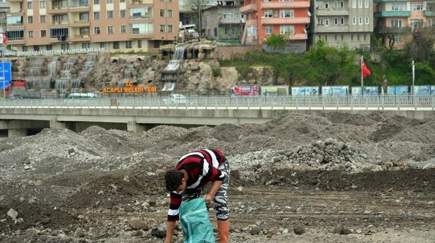 (&ouml;zel Haber) Ekmeğini Demirden &Ccedil;ıkarıyorlar