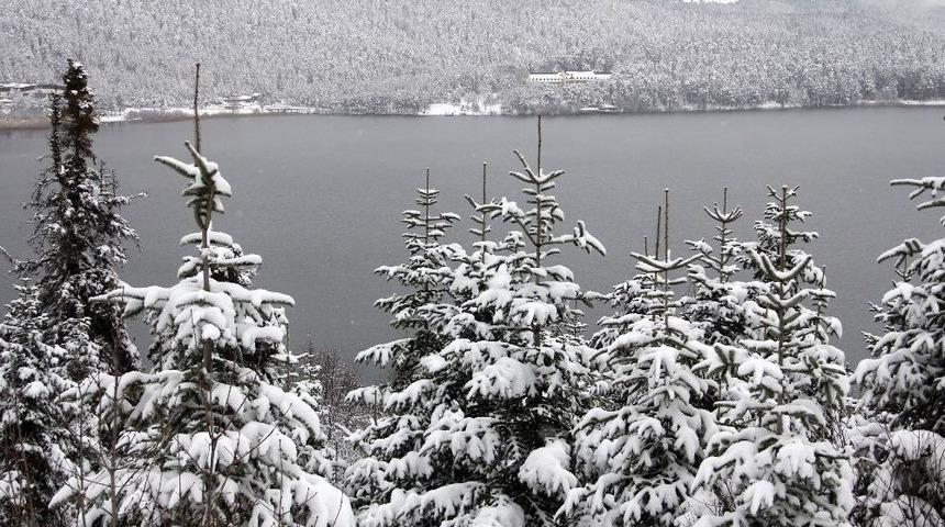 Abant&rsquo;ta Kar Manzarası B&uuml;y&uuml;l&uuml;yor