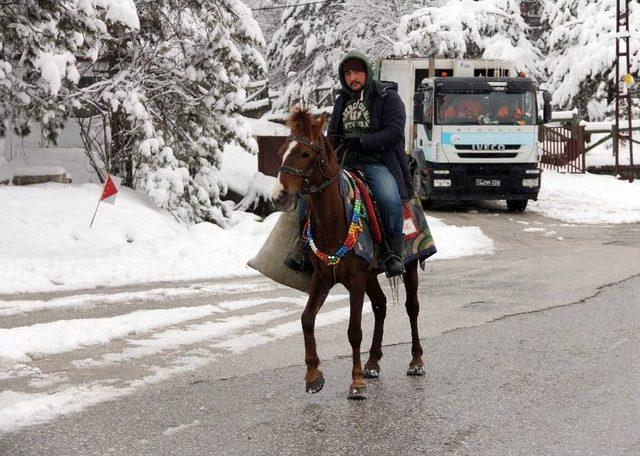 Abant’ta Kar Manzarası Büyülüyor