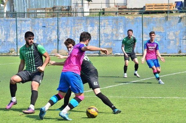 Yunusemre Belediyespor Bal’da