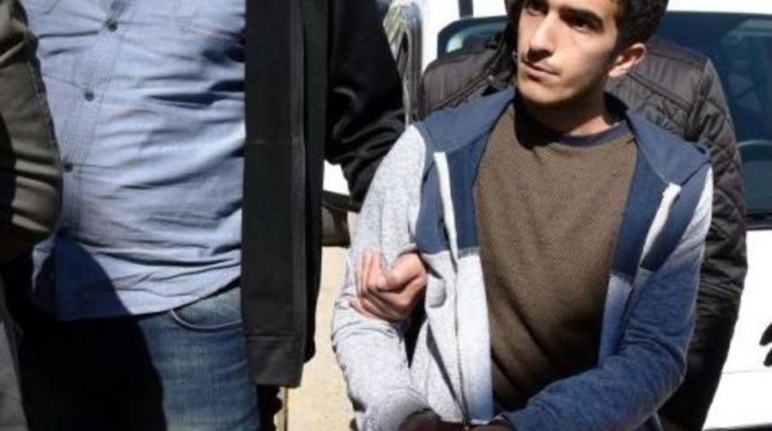 Soygun Sonrası Esrar I&ccedil;erken Yakalandı