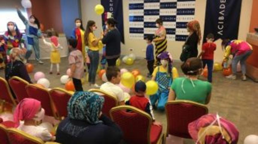 Tedavi G&ouml;ren &Ccedil;ocuklar Palya&ccedil;olarla Coştu