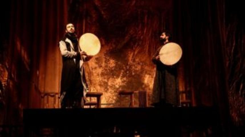 D&uuml;zce&rsquo;de Bersisa Sahneleniyor