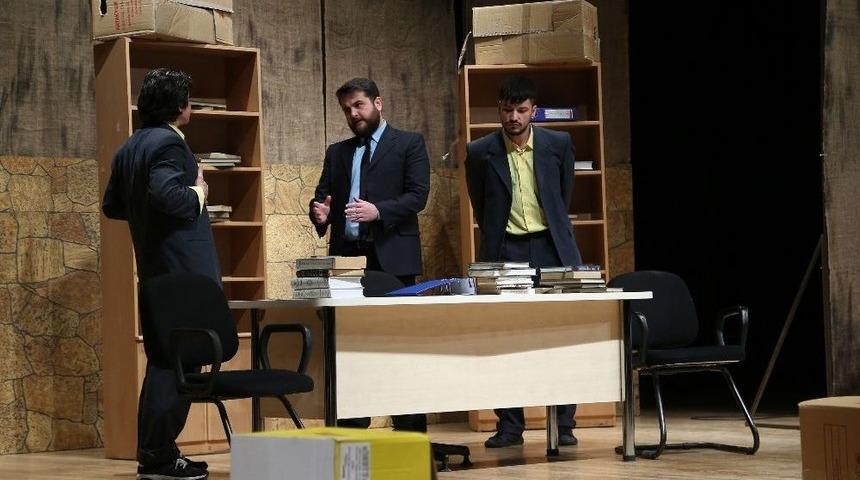 B&uuml;y&uuml;kler İ&ccedil;in &ldquo;en B&uuml;y&uuml;k Haber" Kayseri&rsquo;de Oyunu Sahnelendi