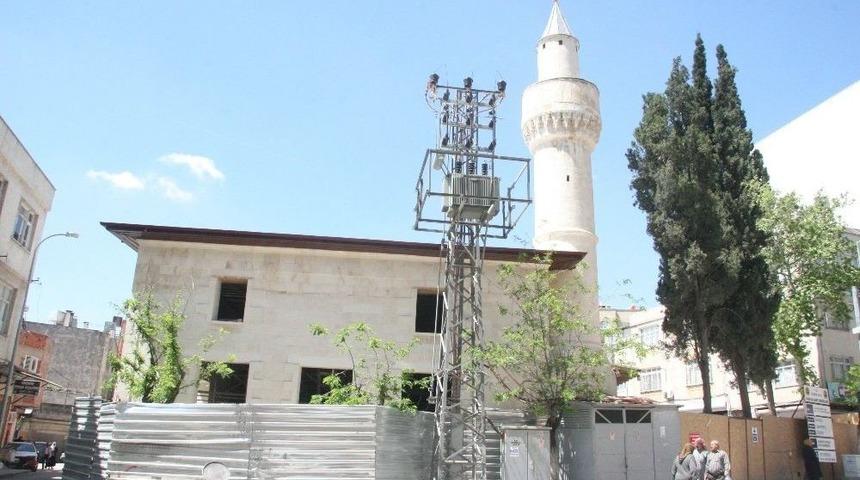 Murtaza Camii Restorasyonu S&uuml;r&uuml;yor