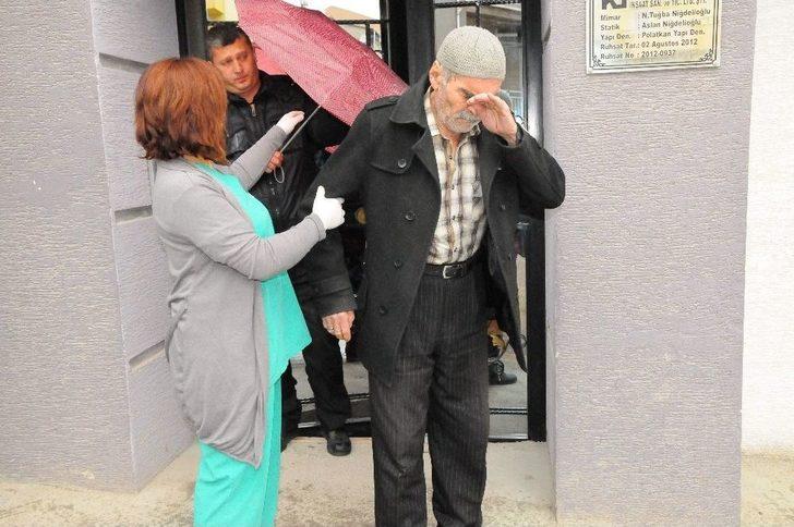 Bakıma Muhtaç Baba Ve Oğluna Yardım Eli Uzandı G1