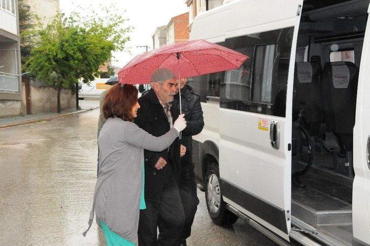 Bakıma Muhtaç Baba Ve Oğluna Yardım Eli Uzandı G5