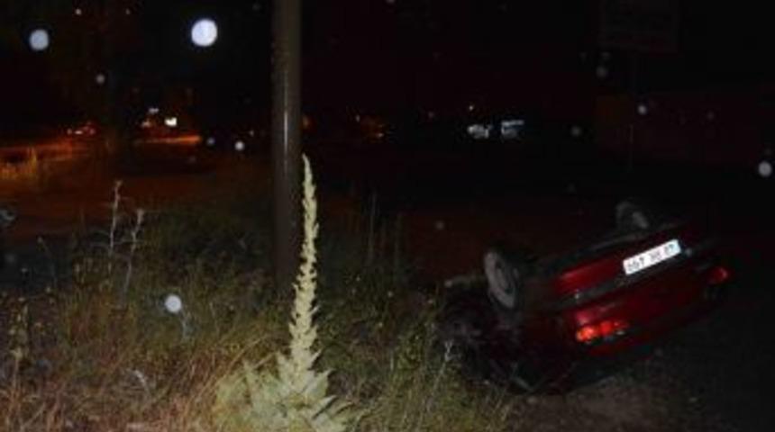 Ortaca&rsquo;da Takla Atan Ara&ccedil; Şarampole Devrildi; 1 Yaralı