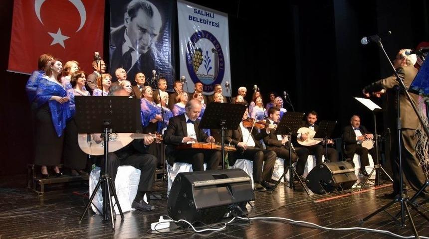 İstanbullu Velilerden Salihli’de Konser