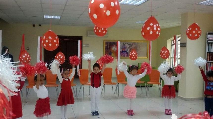 Nezaket Okulları 23 Nisan’ı Coşkuyla Kutladı