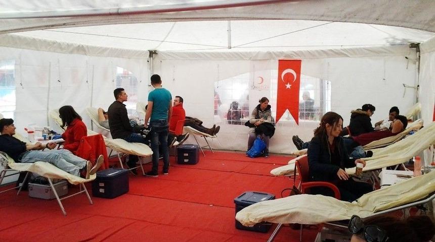 Kan Bağışı Kampanyasında 282 &Uuml;nite Toplandı