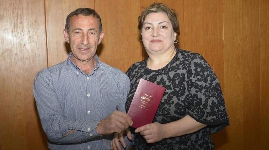 Rus Gazeteci, T&uuml;rk İnşaat&ccedil;ı İle Hayatını Birleştirdi