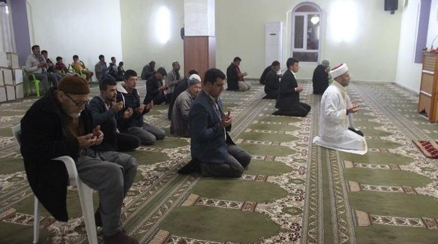 Yavuzeli&rsquo;nde Mira&ccedil; Kandili İbadetlerle Ge&ccedil;irildi