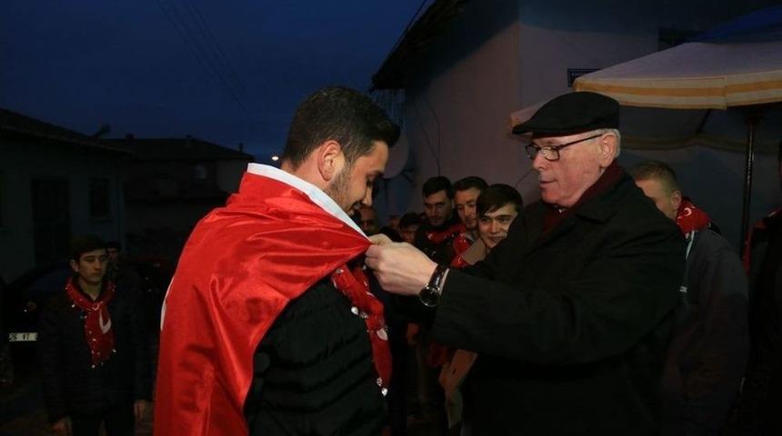 Başkan Kurt Asker Uğurladı, Vatandaşlarla Birlikte Karşılıklı Kaşık Havası Oynadı