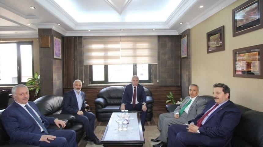 Yavuz Donat&rsquo;tan Başkan Memiş&rsquo;e Ziyaret