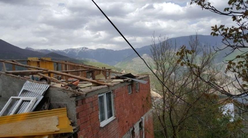 Artvin’de 100’e Yakın Ev Fırtınadan Etkilendi