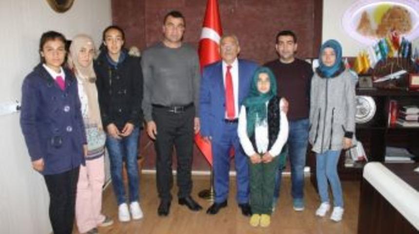 Şırnak-idil&rsquo;deki &Ouml;ğrencilerden, Başkan Karaaslan&rsquo;a Teşekk&uuml;r Ziyareti