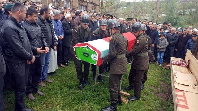 Trafik Kazasında Ölen Uzman Çavuş Toprağa Verildi