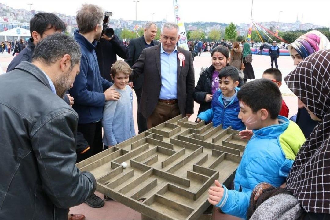 Ey&uuml;pl&uuml; &Ccedil;ocuklar Sanata Doydu