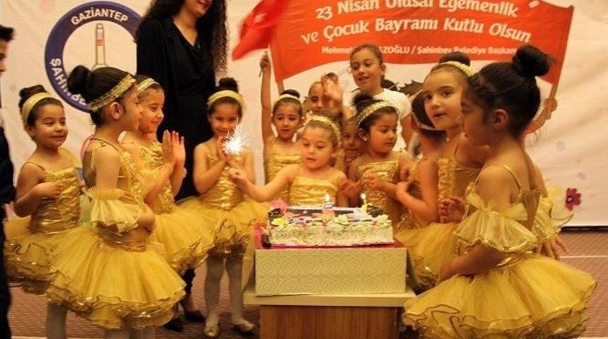 Minik &Ouml;ğrenciler 23 Nisan&rsquo;ı Kutladı