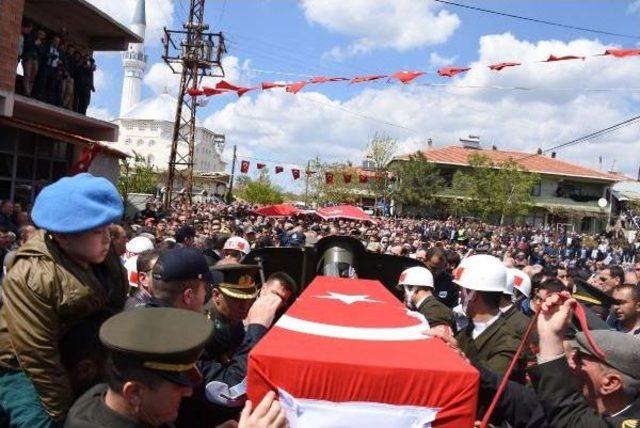 Tekirdağlı Şehidi, 500 Nüfuslu Köyde 5 Bin Kişi Uğurladı