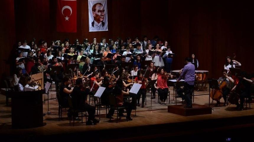 23 Nisan Şenlik Tadında Kutlandı