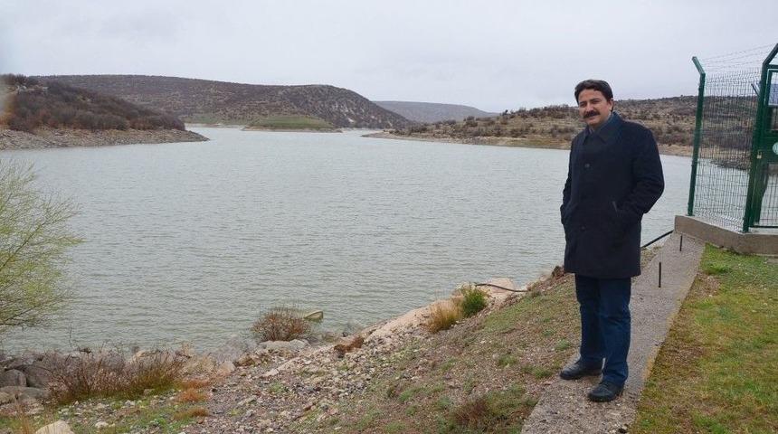 Yağışlı Hava Y&uuml;z&uuml;nden Seyitgazi&rsquo;de &Ccedil;ift&ccedil;ilerin Y&uuml;z&uuml; G&uuml;l&uuml;yor