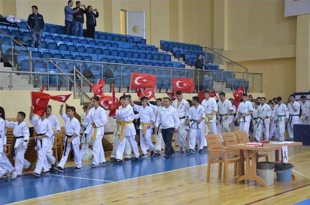 İller Arası Karate Şampiyonası Seremonisi Yapıldı