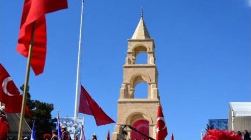 &Ccedil;anakkale Şehitler Abidesi'nde, Gururlu Ve H&uuml;z&uuml;nl&uuml; T&ouml;ren (4)