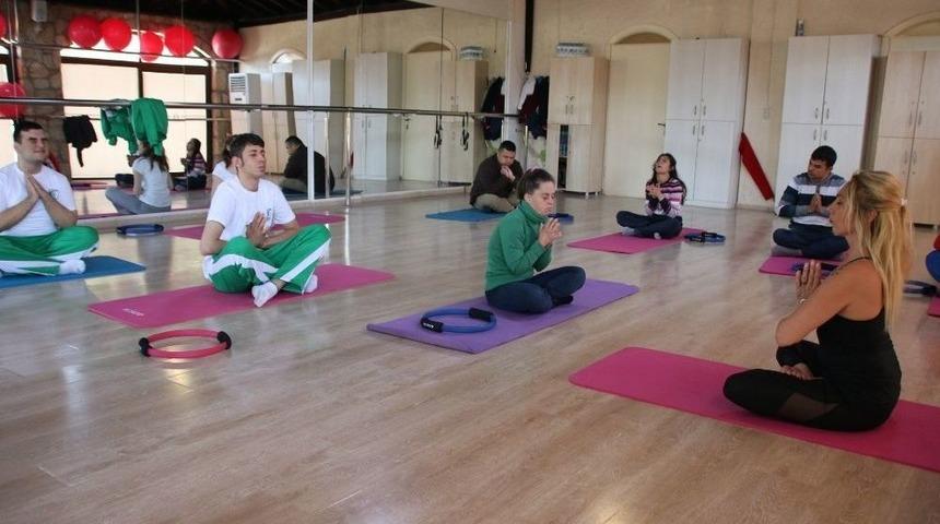 &Ouml;zel &Ouml;ğrencilere Pilates Ve Yoga Dersleri