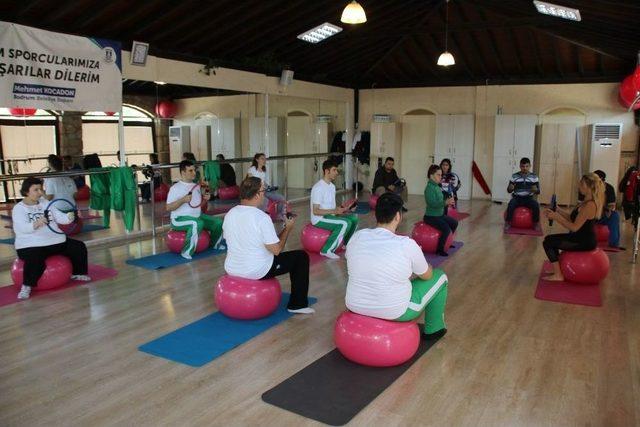 Özel Öğrencilere Pilates Ve Yoga Dersleri