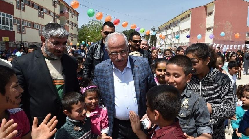 Yetim &Ccedil;ocuklar 23 Nisanda G&ouml;n&uuml;llerince Eğlendi