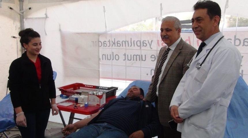 Manisa&rsquo;da G&uuml;nde 45 &Uuml;nite Kan Toplayan Merkez