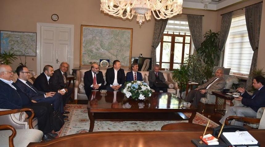 Turgutlulu Kiremit&ccedil;iler Projelerini Vali G&uuml;ven&ccedil;er&rsquo;e Sundu