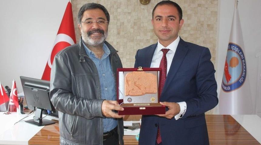 Ünlü Yazardan Hattuşa’ya Ziyaret