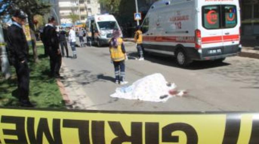 Kamyonla 2 Kişinin &Ouml;l&uuml;m&uuml;ne Neden Olan S&uuml;r&uuml;c&uuml; Yakalandı