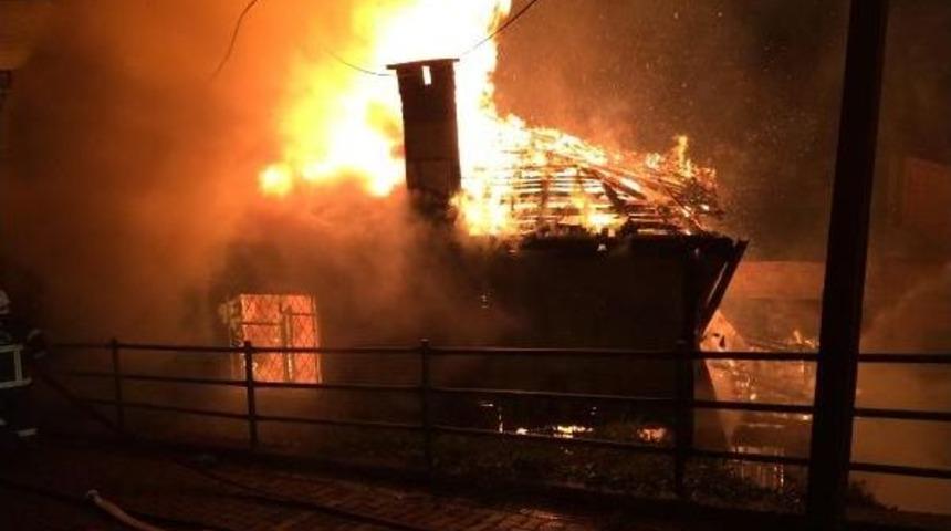 Ordu’Da Korkutan Yangında 5 Bina Zarar Gördü