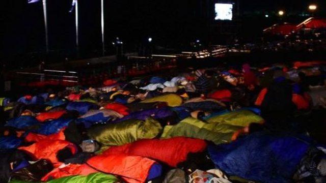 Anzaklar, Dedelerine Koştu