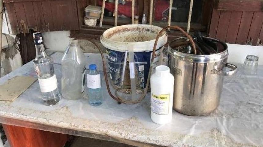 İzmir'de Ka&ccedil;ak I&ccedil;kiden 3 Kişi Zehirlendi