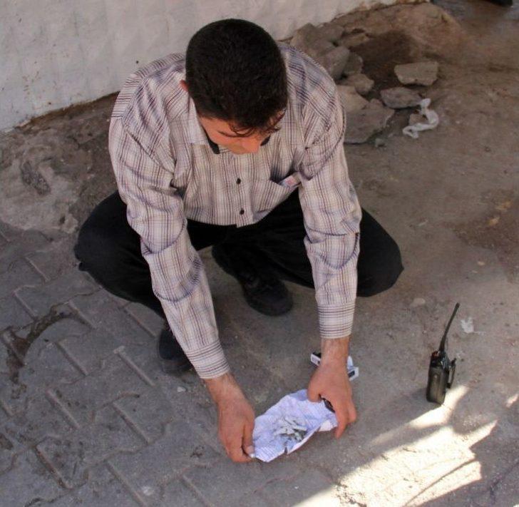 Çocuk Parkından Uyuşturucu Fışkırdı G2