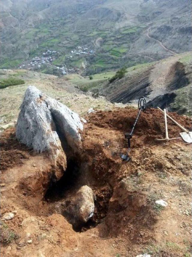 Bingöl'de Kaçak Tarihi Eser Kazısına 5 Gözaltı