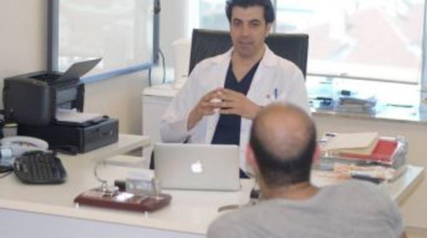 Beslenme Bozukluğu Sa&ccedil;ları D&ouml;k&uuml;yor