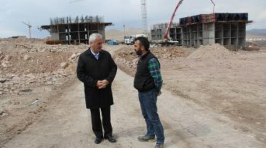 İncesu Belediye Başkanı Zekeriya Karayol Toki Şantiyesini Ziyaret Etti