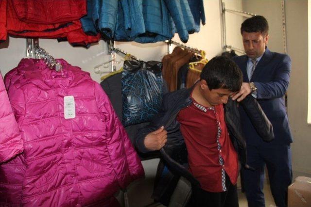 Başkale’de ‘sosyal Market’ Hizmeti