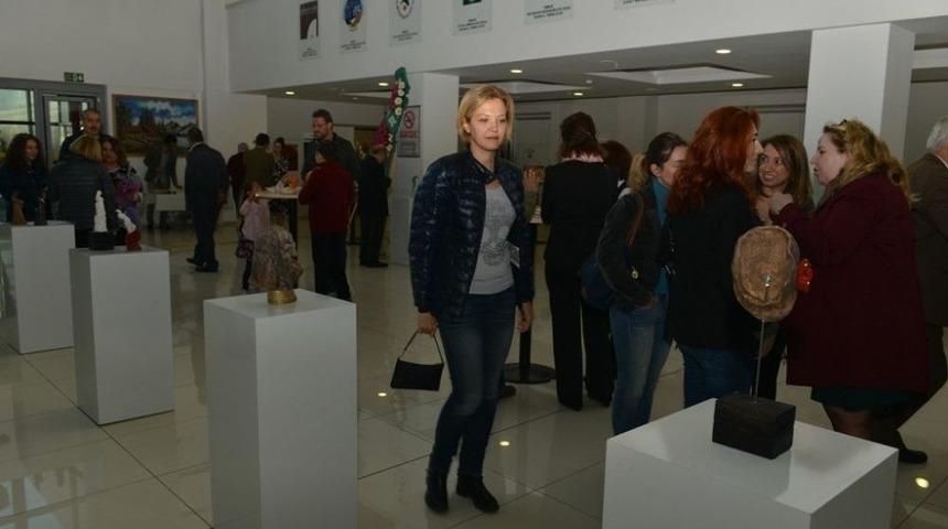 Nil&uuml;fer Seramik At&ouml;lyesi Kursiyerlerinden Sergi