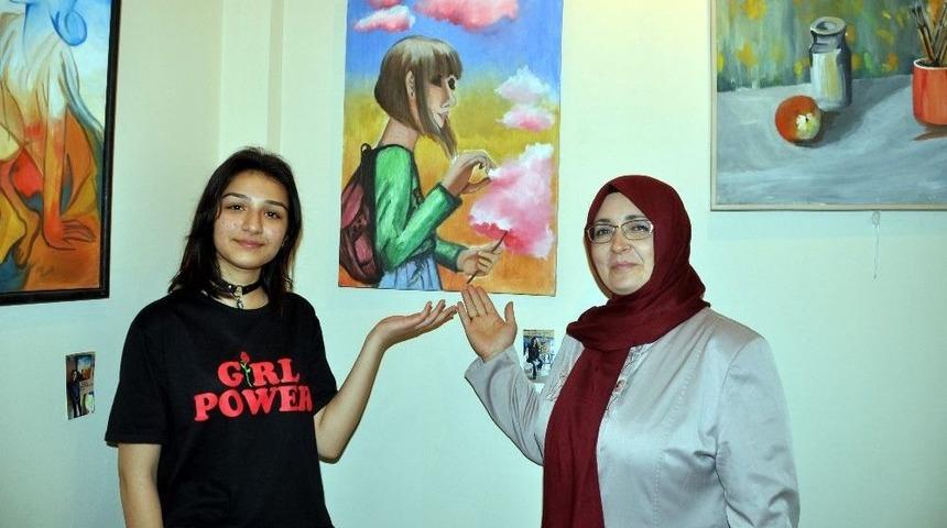 &Ouml;ğretmen Adaylarından Anlamlı Sergi