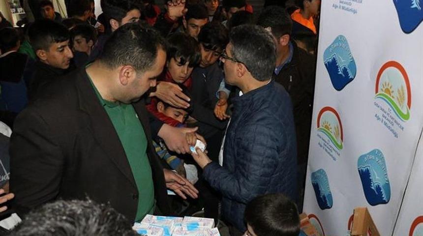 Ağrı&rsquo;da Mira&ccedil; Kandili Nedeni İle S&uuml;t Dağıtımı Yapıldı