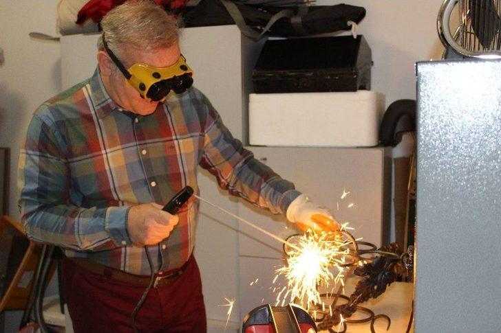 (özel Haber) Stres Atmak İsteyen Doktorun İçinden "müzisyen, Tamir Ustası Ve Aşçı" Çıktı G1